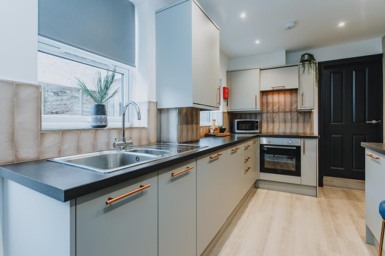 Townhouse House Ideal Contractors In รักบี้ ภายนอก รูปภาพ