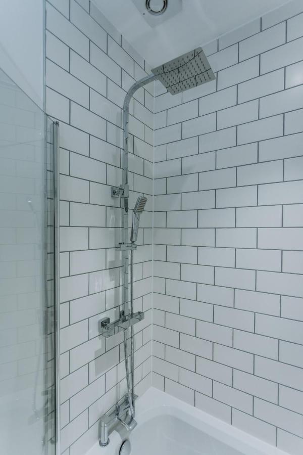 Townhouse House Ideal Contractors In รักบี้ ภายนอก รูปภาพ
